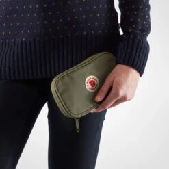 FJÄLLRÄVEN KÅNKEN TRAVEL WALLET - Portmonee -Globetrotter Geschaft 304068007 d kanken travel wallet fjaellraeven 1 1